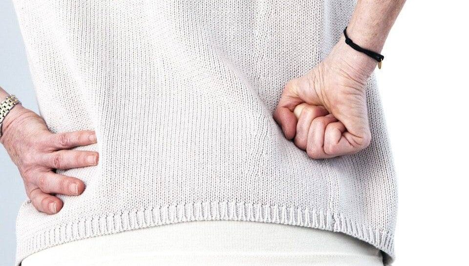hip-pain-prp-960x600-1 hip-pain-prp-960x600-1